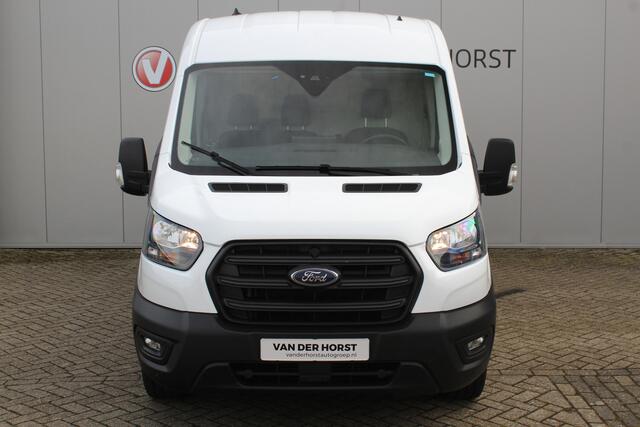 Ford TRANSIT 350 2.0-130pk TDCI L3H2 Trend. Nette bedrijfswagen die u nog jaren van dienst kan zijn ! Volledige fotoreportage volgt na poetsen. Airco, cruise cntrl, camera, pdc v+a, stoel-, spiegel- en voorraamverw., navigatie, telefoonvoorb., boordcomputer, armsteun 