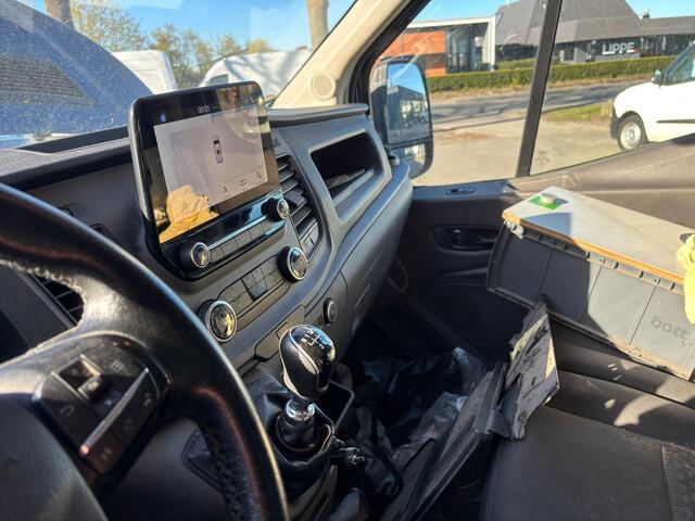 Ford TRANSIT 330 2.0 TDCI L3H2 Trend | 3 Zitplaatsen | Trekhaak | Parkeer Camera | LET OP MOTOR STUK
