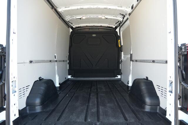 Ford TRANSIT 350 2.0 TDCI L3H2 Trend 130pk - Cruise - Camera - Airco - PDC - Carplay/Android - Rijklaar