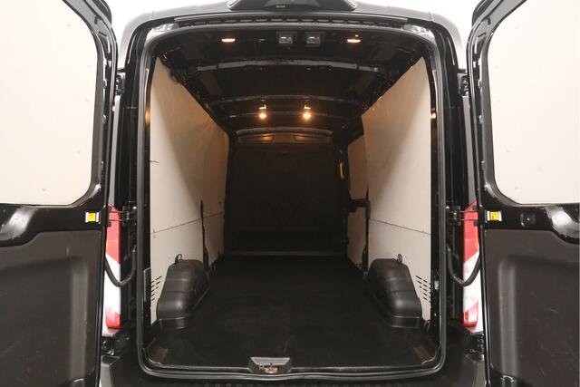Ford TRANSIT 2.0 TDCI L3H2 185PK Limited | Marge | Aut. | Bi-Xenon | Airco | Camera | Adap. Cruise | 3 Zits | Trekhaak | Carplay