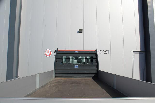 Ford TRANSIT 350 2.0-165pk TDCI L5H1 Trend RWD Chassis enkele cabine met open laadbak AUTOMAAT ! Unieke bedrijfswagen ! Slechts 12.700km ! Airco, stoel-, spiegel- en voorraamverw., metallic lak, adapt. cruise cntrl, dodehoek assistent, camera, parkeersensoren voor, tr