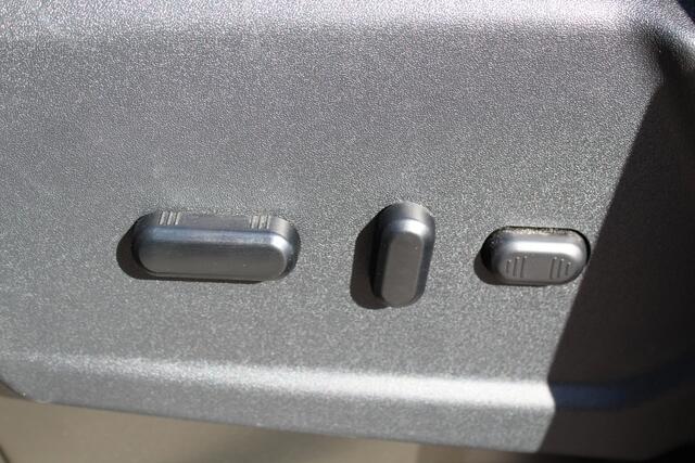 Ford TRANSIT 350 2.0-165pk TDCI L5H1 Trend RWD Chassis enkele cabine met open laadbak AUTOMAAT ! Unieke bedrijfswagen ! Slechts 12.700km ! Airco, stoel-, spiegel- en voorraamverw., metallic lak, adapt. cruise cntrl, dodehoek assistent, camera, parkeersensoren voor, tr