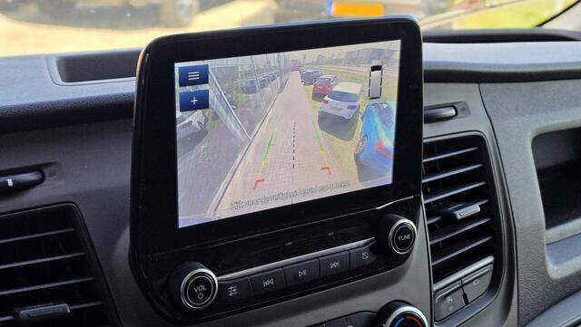 Ford TRANSIT 350 2.0 TDCI L2H2 Trend | NAP | Automaat | 1e eigenaar | 3zits | Bi-Xenon | Carplay | Camera | 360° sensoren | Dubbele schuifdeur! | Blind spot