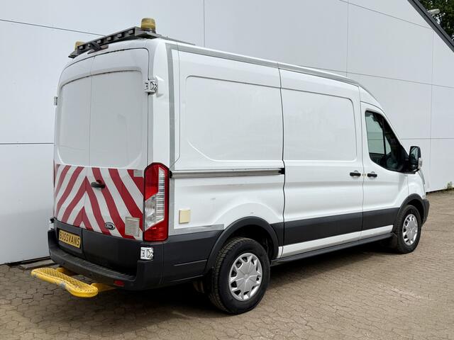 Ford TRANSIT 2.0 TDCI 130PK L2H2 Airco Cruise Control Parkeersensoren Stoelverwarming Zwaailampen Kastwand Inbouw