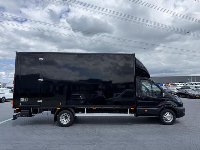 Ford TRANSIT 500 2.0 TDCI l L4 | RWD | BAKWAGEN MET LAADKLEP | 165 PK AUT. | 1.000KG LAADKLEP DHOLLANDIA | LENGTE BAK 5.20M | BREEDTE BAK 2.22M | HOOGTE BAK 2.32M | C RIJBEWIJS | ACHTERUITRIJCAMERA | NAVIGATIE | ADAPTIEVE CRUISE CONTROL