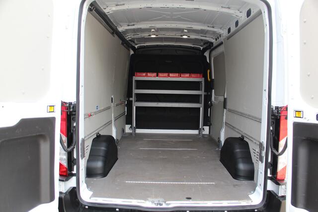 Ford TRANSIT 350 2.0 TDCI L3H2 Trend Nette bedrijfswagen die u nog jaren van dienst kan zijn ! Navigatie, Cruise Controle, Airco, Stoelverwarming, PDC V/A,