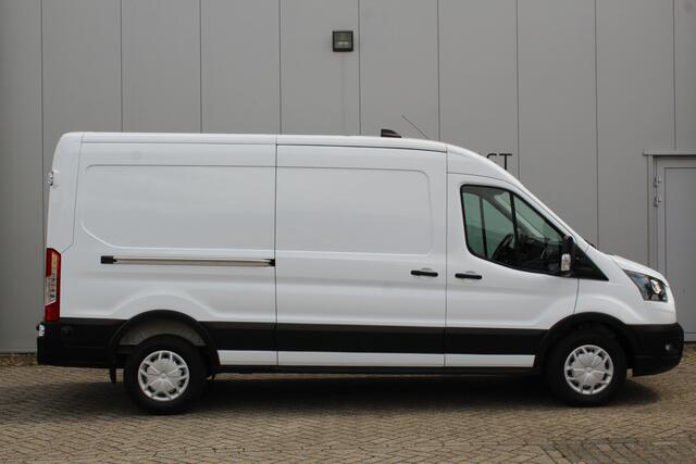 Ford TRANSIT 350 2.0 TDCI L3H2 Trend Nette bedrijfswagen die u nog jaren van dienst kan zijn ! Navigatie, Cruise Controle, Airco, Stoelverwarming, PDC V/A,