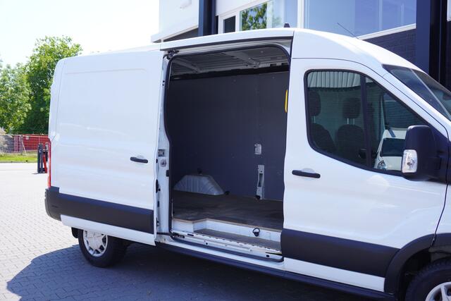 Ford TRANSIT 2.0 TDCI 170PK L3H2 EURO 6 - Airco - Cruise - Camera - ¤16.950,- Excl.