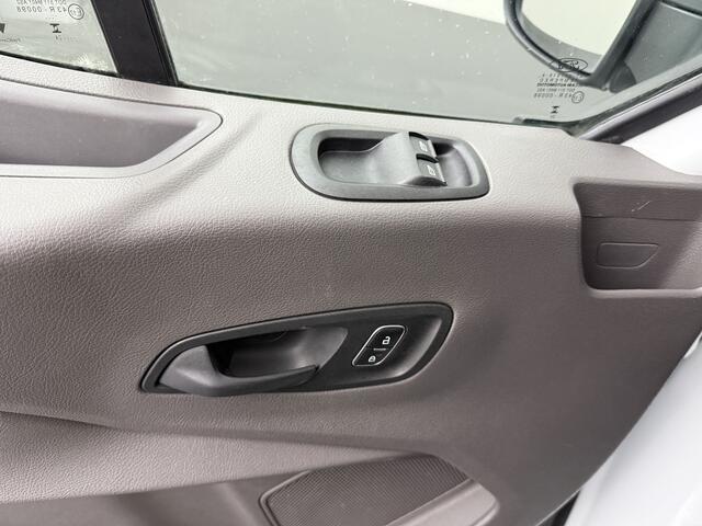Ford TRANSIT 2.0TDCi 130PK L2H2 | Airco | Cruise | 3-Zits | Betimmering
