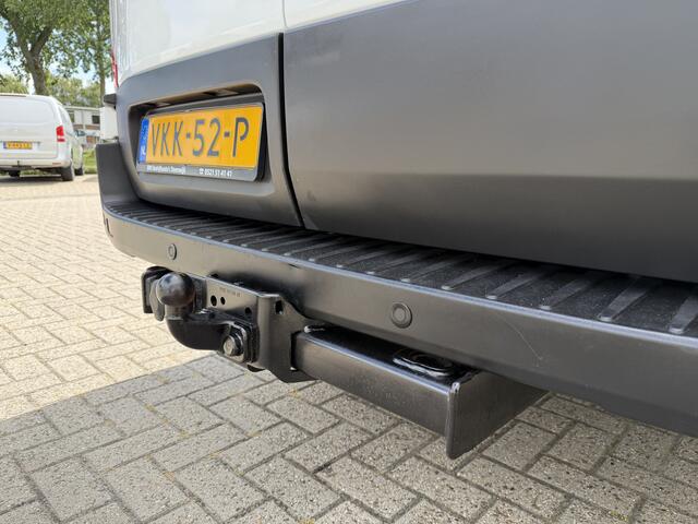 Ford TRANSIT 350 2.0 TDCI L3H2 Trend RWD / trekhaak 2800 kg ! / vaste prijs rijklaar ¤ 18.950 ex btw / lease vanaf ¤ / airco / cruise / stoelverwarming / camera / euro 6 / bpm vrij