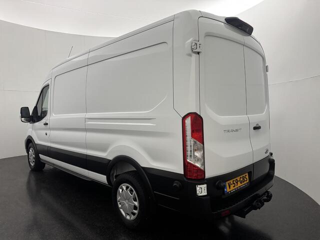 Ford TRANSIT 350 2.0 TDCI L3H2 Trend met o.a. een Trekhaak, Parkeersensoren voor en achter, Verwarmbare voorstoelen, Handmatige regeneratie roetfilter en een Navigatiesysteem