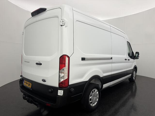 Ford TRANSIT 350 2.0 TDCI L3H2 Trend met o.a. een Trekhaak, Parkeersensoren voor en achter, Verwarmbare voorstoelen, Handmatige regeneratie roetfilter en een Navigatiesysteem