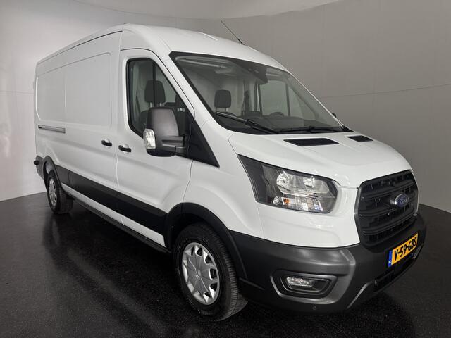 Ford TRANSIT 350 2.0 TDCI L3H2 Trend met o.a. een Trekhaak, Parkeersensoren voor en achter, Verwarmbare voorstoelen, Handmatige regeneratie roetfilter en een Navigatiesysteem