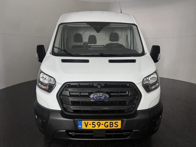 Ford TRANSIT 350 2.0 TDCI L3H2 Trend met o.a. een Trekhaak, Parkeersensoren voor en achter, Verwarmbare voorstoelen, Handmatige regeneratie roetfilter en een Navigatiesysteem