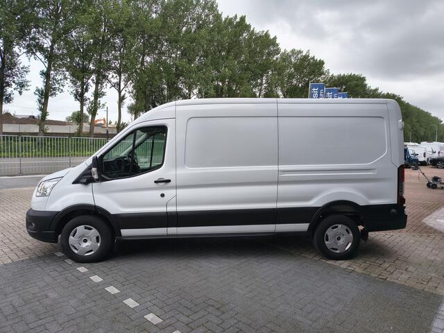 Ford TRANSIT 350 2.0 TDCI 130 pk L3H2 Trend RWD | Trekhaak | Adapt. cruise | 360° Camera | Voorruitverw. | 3-zits | BPM vrij | 4 seiz. banden
