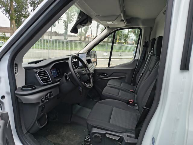 Ford TRANSIT 350 2.0 TDCI 130 pk L3H2 Trend RWD | Trekhaak | Adapt. cruise | 360° Camera | Voorruitverw. | 3-zits | BPM vrij | 4 seiz. banden