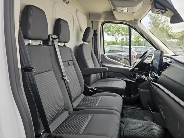 Ford TRANSIT 310 2.0 TDCI L2H2 Trend Achteruitrijcamera | Betimmerde Laadruimte | Trekhaak | Airco | Navigatie | Adaptieve Cruise Control | Stoelverwarming etc.
