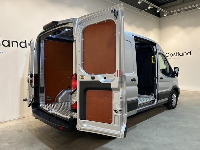 Ford TRANSIT 350 2.0 TDCI L2H2 Trend 130 PK / Euro 6 / Airco / Cruise Control / CarPlay / PDC / Navigatie / 3-Zits