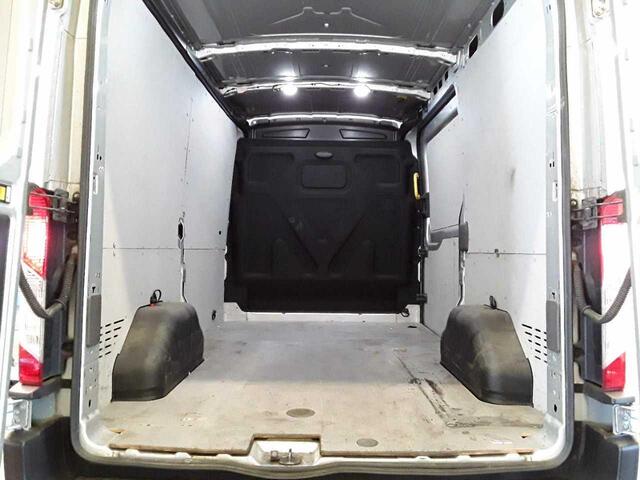 Ford TRANSIT 350 2.0 TDCI L2H2 Trend Betimmerde Laadruimte | Verwarmde Voorruit | Cruise Control |