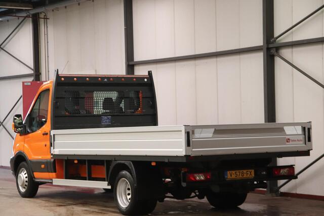 Ford TRANSIT OPEN LAADBAK DUBBELLUCHT Ford Transit met nieuwe NIEUWE MOTOR OPEN LAADBAK DUBBELLUCHT TREKHAAK 2800KG