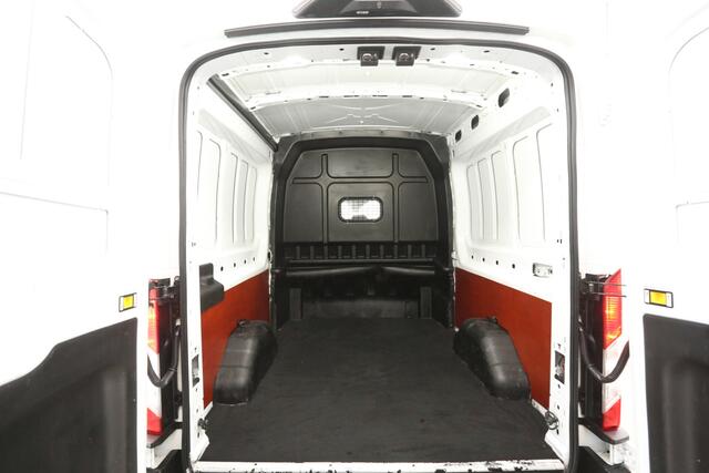 Ford TRANSIT 2.0 TDCI L3H2 | Dubbele Cabine | Airco | Camera | Cruise | Carplay | Parkeersens.