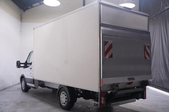 Ford TRANSIT 2.0 TDCI 130 pk Bakwagen met Laadklep Airco Cruise Control, Lane Assist, LxBxH 420x200x210 cm, 3-Zits