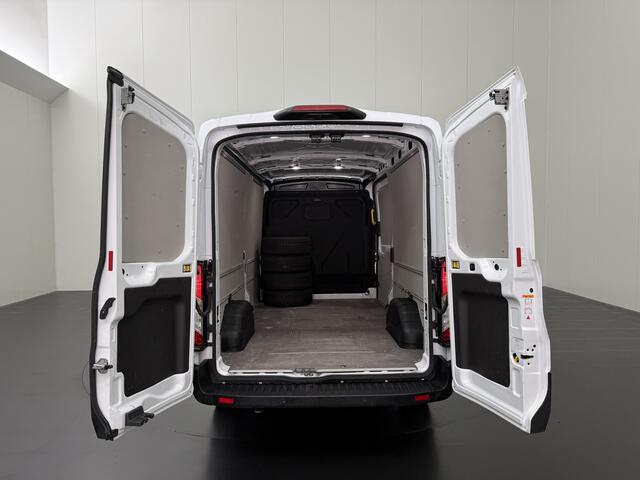 Ford TRANSIT 2.0TDCi 130PK L3H2 | Airco | Camera | 3-Zits | Betimmering