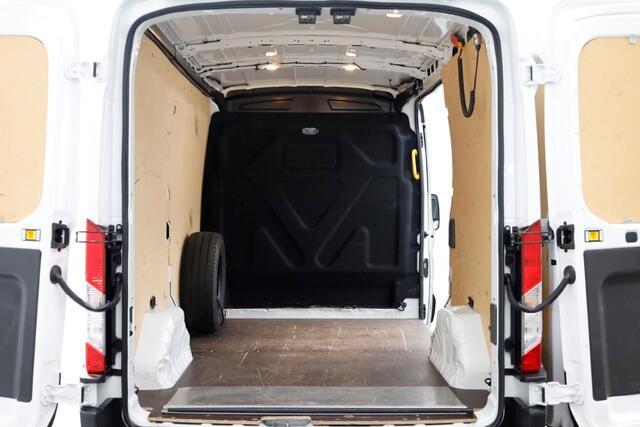 Ford TRANSIT 2.0 TDCI 130pk E6 L2H2 Trend Airco/Navi/ACC/Laadklep 500kg 11-2019