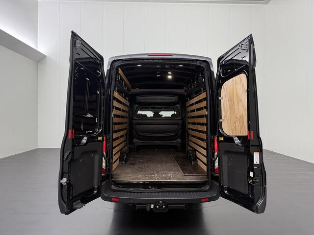Ford TRANSIT 2.0TDCI 130PK L4H3 Dubbele Cabine | 2800Kg Trekhaak | 6-Persoons | Navigatie | Camera | Airco | Cruise | Betimmering