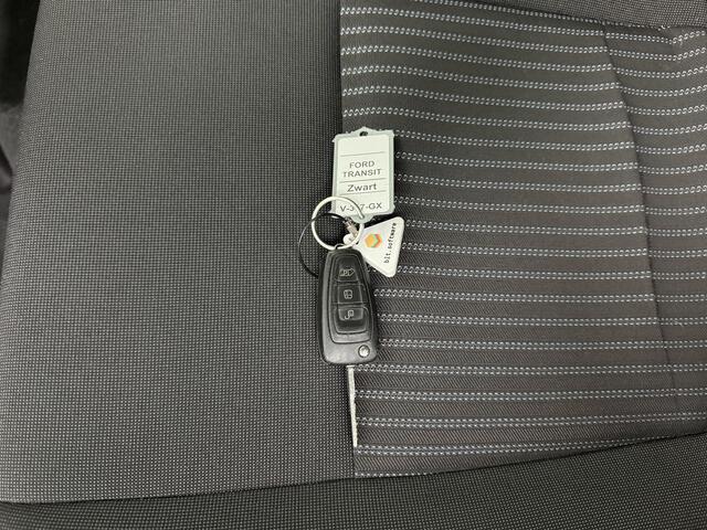 Ford TRANSIT 2.0TDCI 130PK L4H3 Dubbele Cabine | 2800Kg Trekhaak | 6-Persoons | Navigatie | Camera | Airco | Cruise | Betimmering