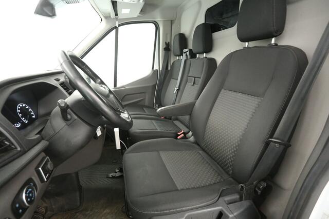 Ford TRANSIT 2.0 Ecoblue L2H2 | Airco | Camera | Cruise | 3 Zits | Carplay | Trekhaak | Parkeersens.
