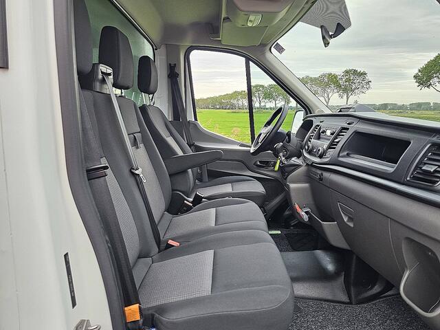Ford TRANSIT 350 2.0 TDCI Ambiente Skeletal Airco, Oh-historie, Laadklep, Zijdeur, Spoiler, Lat-om-Lat Betimmerd, NAP, Euro6,