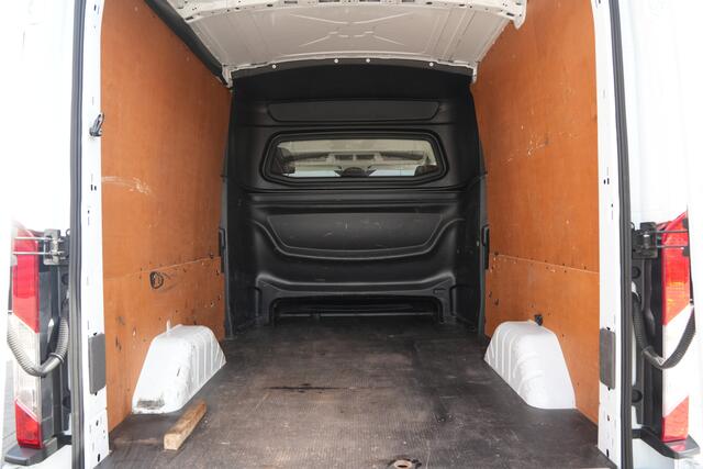 Ford TRANSIT 350 2.0 TDCI L3H2 Trend DC 165pk - 6 Zits - Trekhaak - Cruise - Camera - Stoelverwarming - Bluetooth - Rijklaar