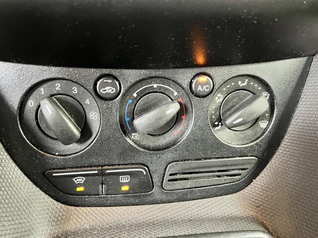 Ford TRANSIT CONNECT 1.5 TDCI L1 Trend 3 Zits Airco Cruise Bluetooth 16"LM Sidebars