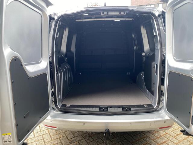 Ford TRANSIT CONNECT Limited 1.5 EcoBoost PHEV 150pk L2 | Laadvloerbescherming | Driver Assistance Pack Trailer | Licht metalen velgen | Achteruitrijcamera | Keyless entry en start/stop | Draadloze oplader in middenconsole