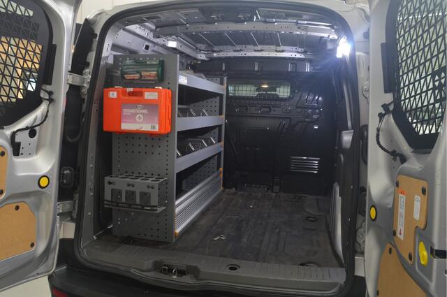 Ford TRANSIT CONNECT 1.5 EcoBlue L1 Trend // NAVI // AIRCO // CAMERA // PDC // TREKHAAK // 153.000 km // GEEN BPM !!