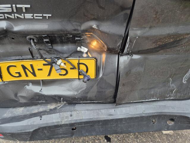 Ford TRANSIT CONNECT 1.5 EcoBlue automaat8 cruise lm achterschade camera verwarmde stoel L1 Trend