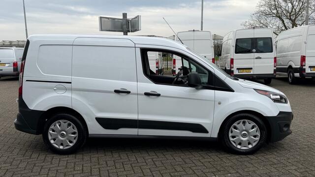 Ford TRANSIT CONNECT 1.5 TDCI 55KW 75PK EURO 6 AIRCO/ TREKHAAK/ CRUISE CONTROL/ 100% DEALERONDERHOUDEN