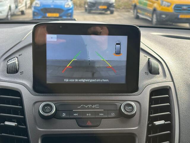 Ford TRANSIT CONNECT 1.5 EcoBlue L2 Trend Automaat | Trekhaak | Navigatie | Camera | Voorruitverwarming | 3-persoons | 1e eigenaar