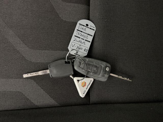 Ford TRANSIT CONNECT 1.5TDCI | 3-Zits | Marge | Navigatie | Camera | Trekhaak | Airco | Cruise