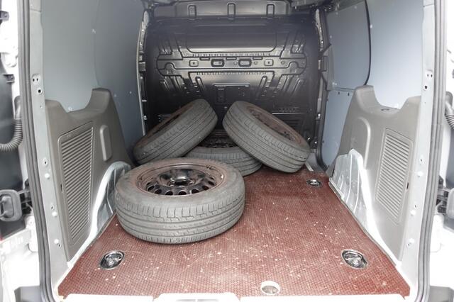 Ford TRANSIT CONNECT 1.0 EB L1 TREND 3 Zitplaatsen Camera Benzine ( 16.000 km ! )