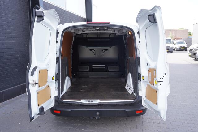 Ford TRANSIT CONNECT 1.5 EcoBlue EURO 6 - Airco - Trekhaak - ¤ 12.900,- Excl.