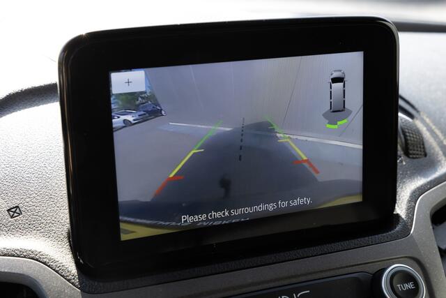 Ford TRANSIT CONNECT 1.5 | 3-ZITS | CAMERA | TREKHAAK | CLIMA | NL-AUTO