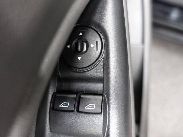 Ford TRANSIT CONNECT 1.5 EcoBlue L2 Trend Navigatie Airco Camera Bluetooth Carplay 3Zits Trekaak Parkeersensoren