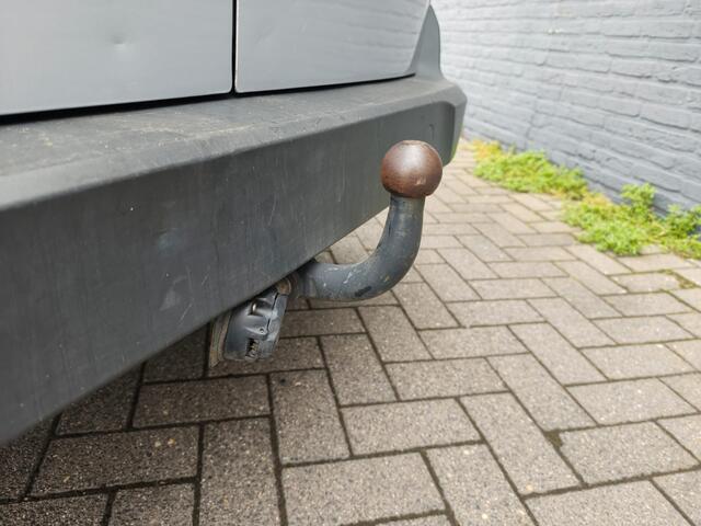 Ford TRANSIT CONNECT 1.5TDCI Euro 6 Imperiaal Trekhaak Airco Bluetooth Betonplex Vloer Lat om Lat betimmering 1.200KG Trekgewicht Origineel Nederlandse Auto