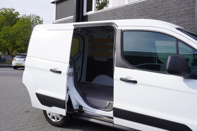 Ford TRANSIT CONNECT 1.5 EcoBlue Automaat EURO 6 - Airco - Navi - Cruise - €11.950,- Excl.