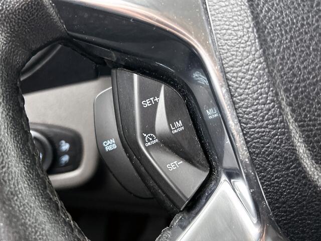 Ford TRANSIT CONNECT TDCI Euro6 100PK L2 Trend / Trekhaak / Airco / Schuifdeur / Radio multimedia / Apk 11-2026