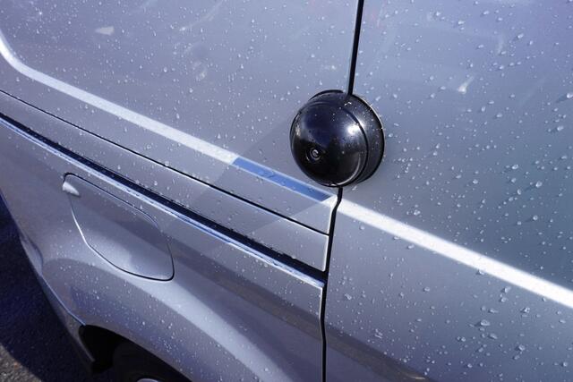 Ford TRANSIT CONNECT 100pk L2 Trend Trekhaak Camera Navigatie 3-Zits Airco Apple Carplay