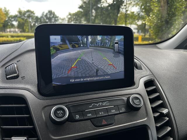 Ford TRANSIT CONNECT 1.5 EcoBlue L2 Trend 100pk 6-bak | Trekhaak | Carplay | Camera | PDC |