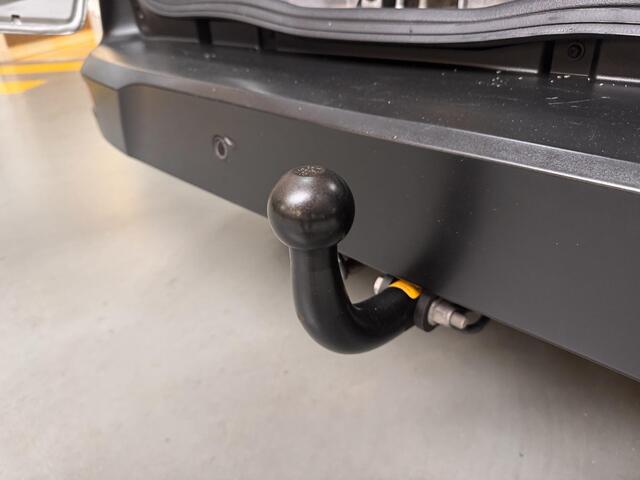 Ford TRANSIT CONNECT 1.5 EcoBlue L2 3-Zits Navi Trekhaak Camera Cruise Voorruitverwarming Dealeronderhouden